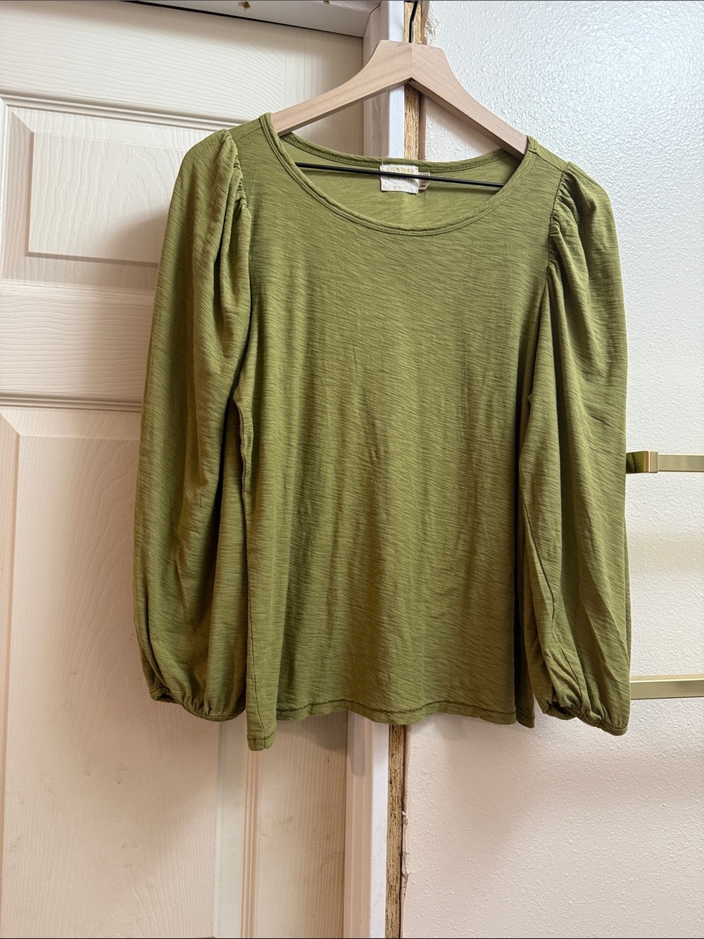 Nation LTD Olive Green Long-Sleeve Puff Shoulder Top